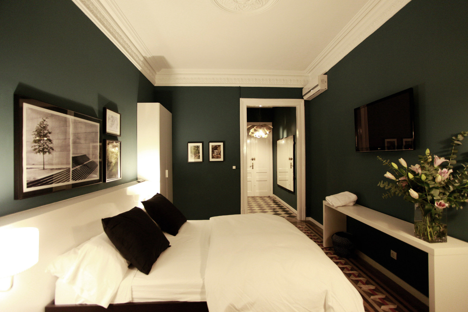 Luxury accommodation with free Wi-Fi and breakfast